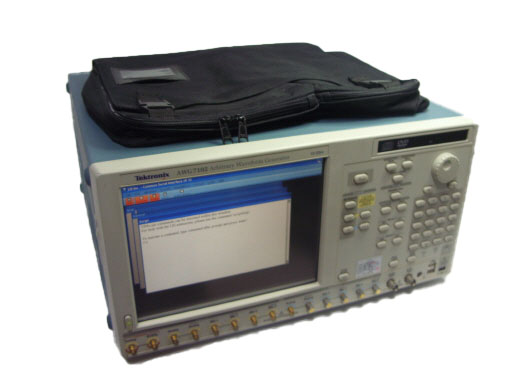 Tektronix/Arbitray Waveform Synthesizer/AWG7102
