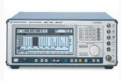 Rohde Schwarz/Signal Generator/SMIQ06B